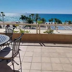 https://home4holidays.es-andalucia.com